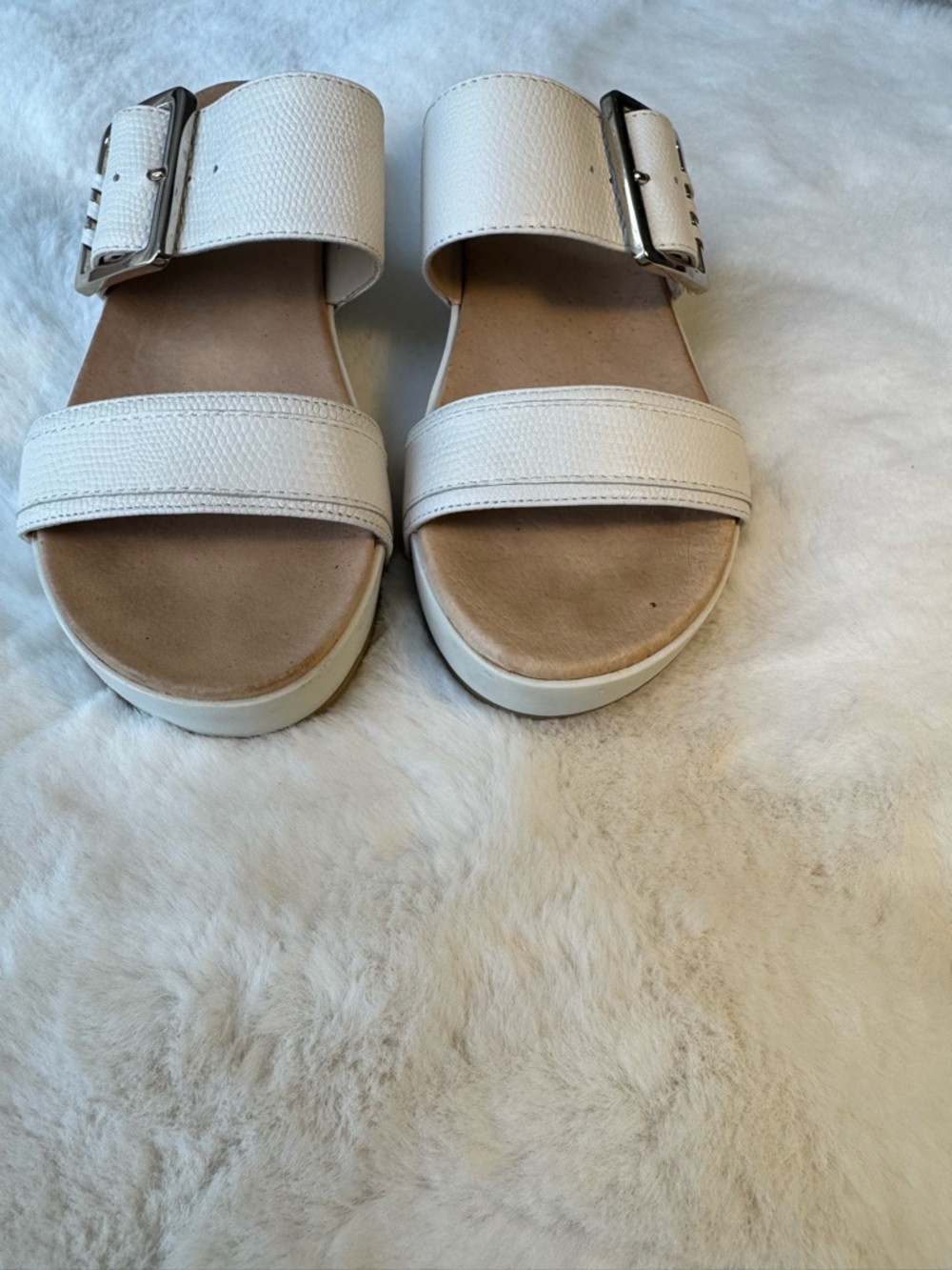Dr. Scholl’s Original Collection Frill White with  Silver Buckle Sandals Size 6 - Picture 7 of 10
